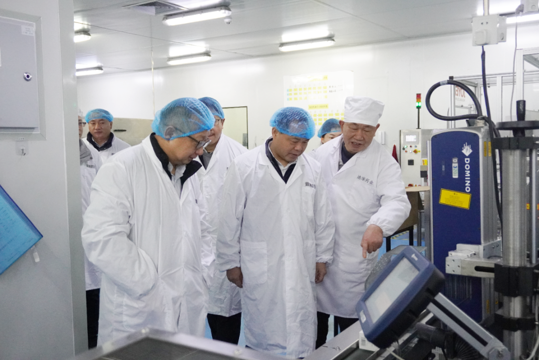 【企业新闻】重庆市万州经开区党工委副书记、管委会主任，区政府党组副书记钟涛一行莅临K8·凯发(中国)天生赢家·一触即发药业考察调研